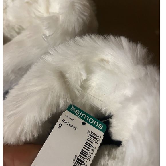 Gray and white boucle and faux fur plush bootie slippers NWT - Picture 3 of 5